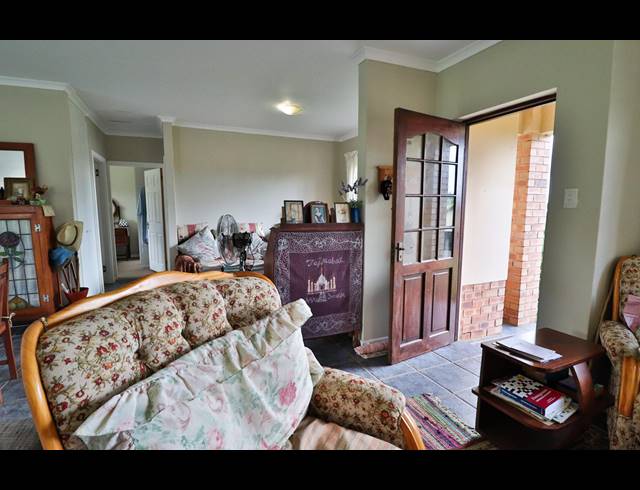 2 BEDROOM TOWNHOUSE SOLD IN CLIFTON HILL ESTATE
